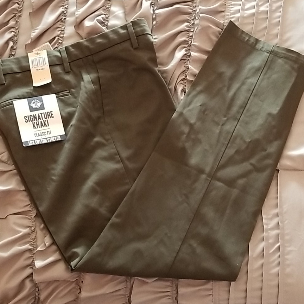 Dockers Khakis 36 x 34